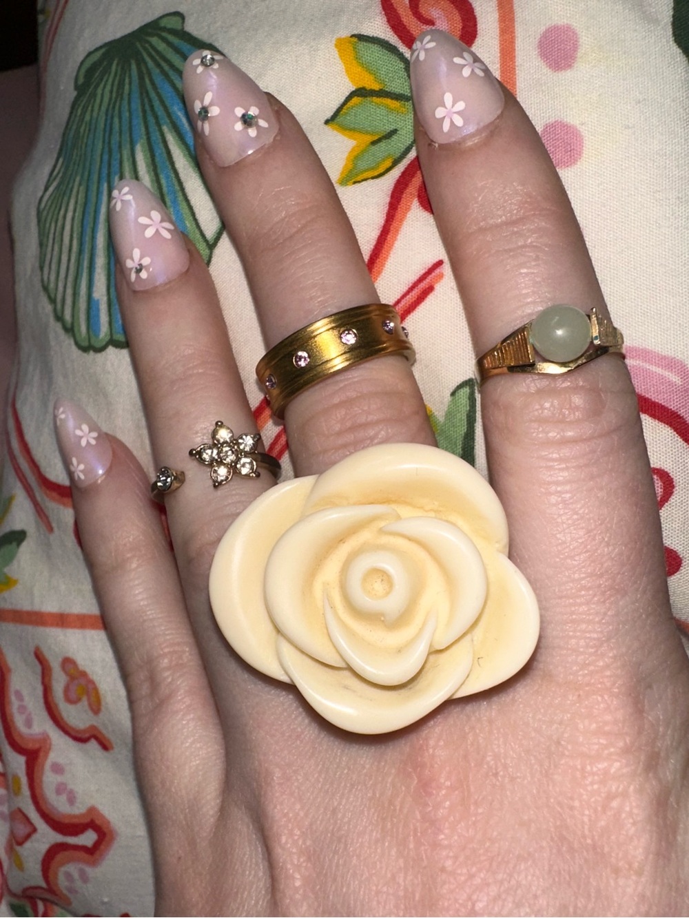 Express • Y2K Carved Rose Floral Ring Set - Picture 11 of 13